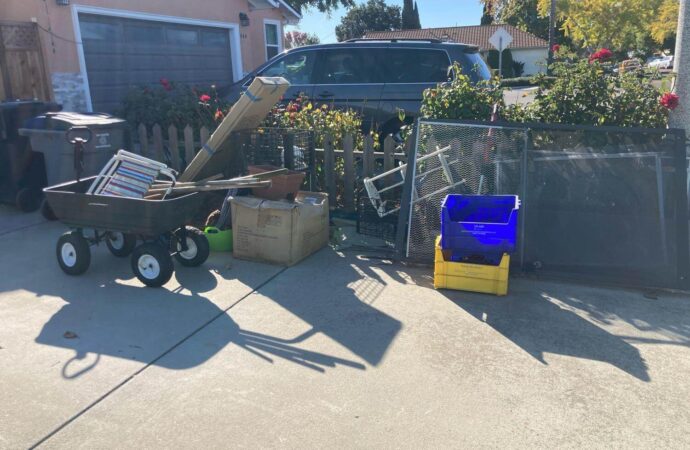 Curbside Junk Pickup-Delray Beach Junk Removal and Trash Haulers